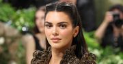 Kendall Jenner pożegnała się z kruczoczarnymi włosami. Celebrytka została BLONDYNKĄ. Udana przemiana? (ZDJĘCIA)