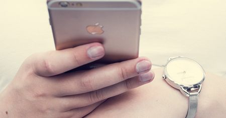 Starszy iPhone zwolnił? Winny może być akumulator