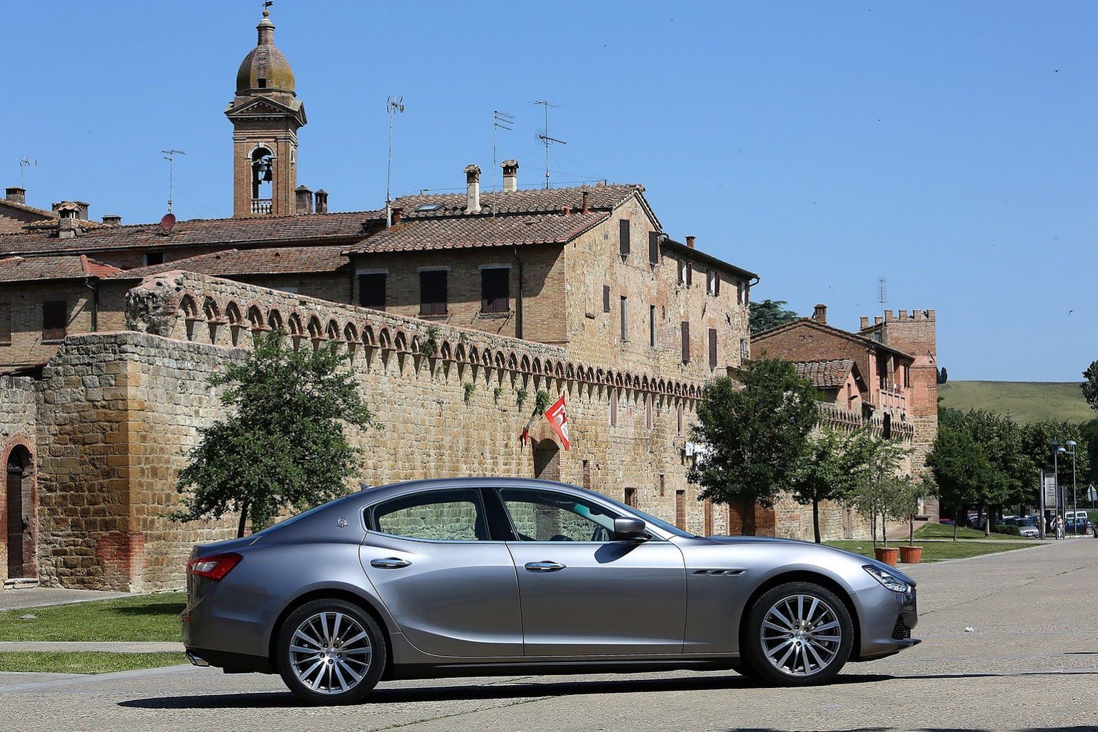 2014 Maserati Ghibli - Włosi wiedzą, co to piękno [galeria] 27