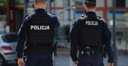 Dźgał policjantów, wtedy padły strzały. Mężczyzna nie żyje. Są nagrania