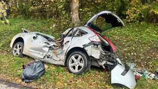 Sołdany: Tragiczny wypadek o poranku. Kobieta zginęła po uderzeniu w drzewo