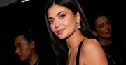 Kylie Jenner pokazała paznokcie. Crystal soft glam to hit na lato