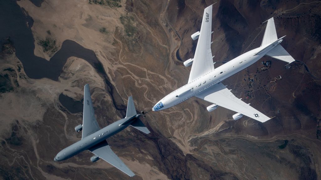 Tankowanie E-4B z latającej cysterny KC-10