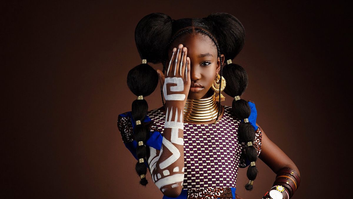 Dzieci, które na głowie mają sztukę. Portrety high-fashion w hołdzie afro 1