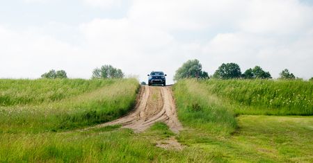 Przejazd przez wał przeciwpowodziowy. Grzywna do 1000 zł i nie do końca jasne przepisy