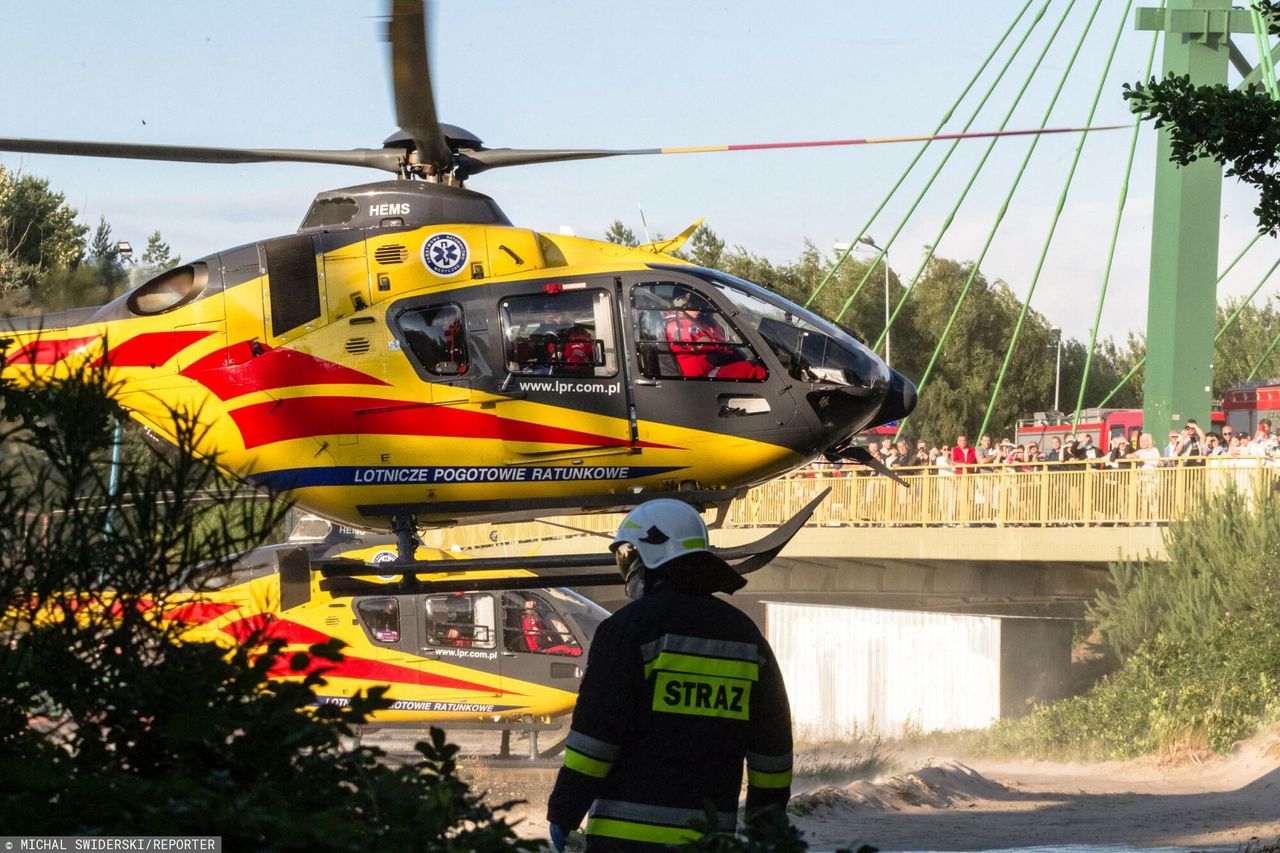 Wypadek na A1. Kierowcę ciężarówki zabrał śmigłowiec LPR