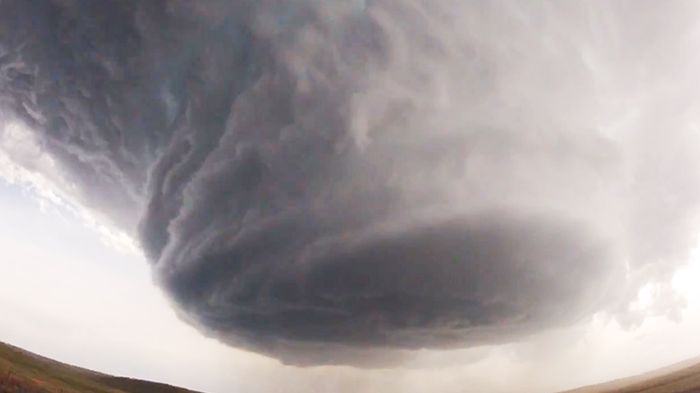 Przerażający timelapse, który pokazuje formowanie się mezocyklonu 1