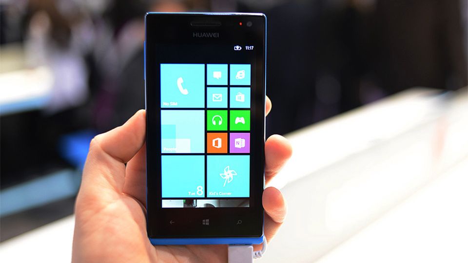 Huawei celuje w średnią półkę: Ascend W1 z Windows Phone 8 1