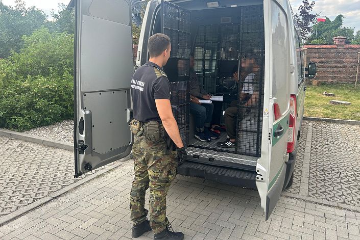 Pościg za autem pełnym migrantów na A4. Sprawa będzie miała finał w sądzie