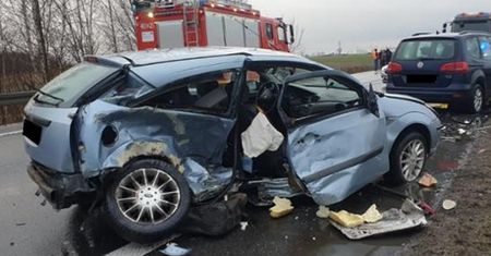 W wypadku zginął 4-letni chłopiec. Policja poszukuje kierowcy busa