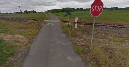 Bajdy. Tragedia na przejeździe kolejowym. Dwie osoby nie żyją