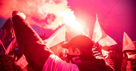 Prowokacje w Święto Niepodległości? Wiceszef MSWiA bije na alarm