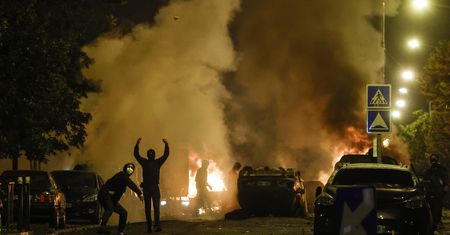 Francja w ogniu. Druga noc zamieszek