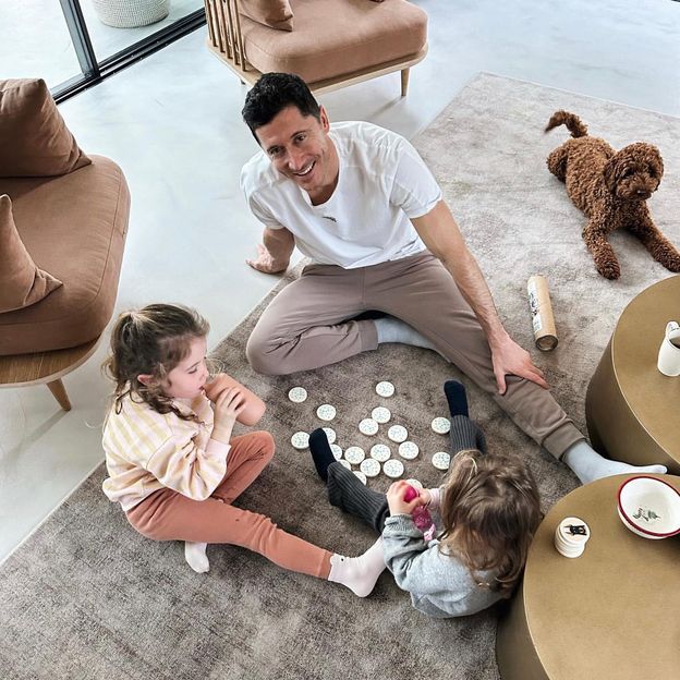 Robert Lewandowski komentuje debiut Klary na murawie: "Na pewno SIĘ STRESOWAŁA". Wspomniał też o młodszej córce (WIDEO)