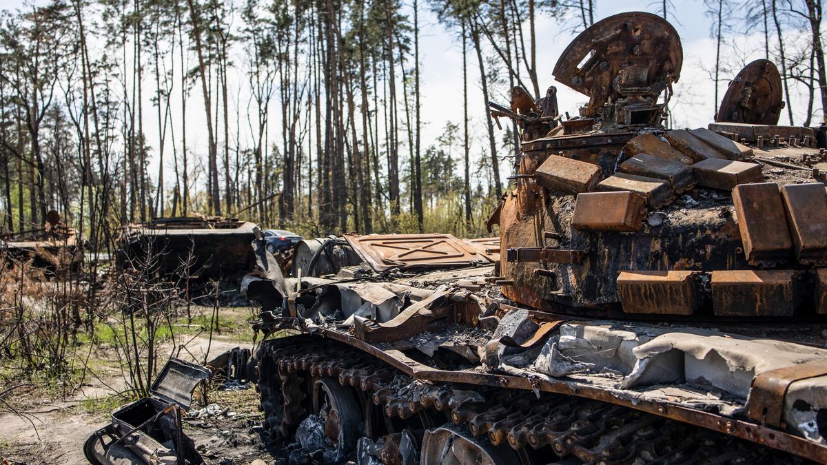 KYIV, UKRAINE - 2022/05/06: A destroyed Russian tank seen on the side of the motorway in Kyiv Oblast. As the Russian force has retreated from Kyiv, more destroyed Russian armed vehicles and tanks are found on the side of the motorway. Russia invaded Ukraine on 24 February 2022, triggering the largest military attack in Europe since World War II. (Photo by Hesther Ng/SOPA Images/LightRocket via Getty Images)