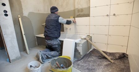 Szukasz dobrego glazurnika? Pracodawcy też. "Nie mogę opędzić się od zleceń"