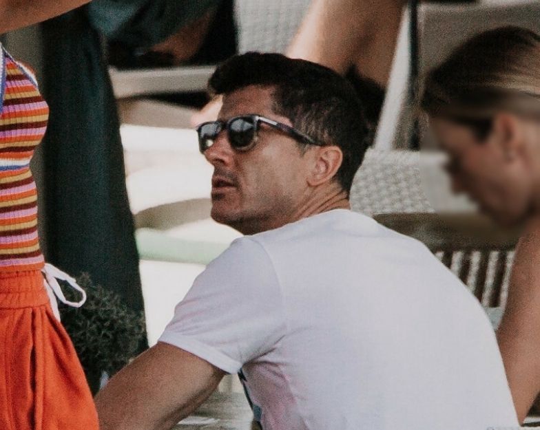 Anna i Robert Lewandowscy relaksują się w restauracji na Majorce