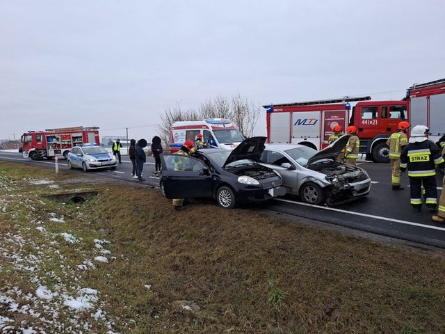 Groźny wypadek na krajowej 79 (powiat opatowski)