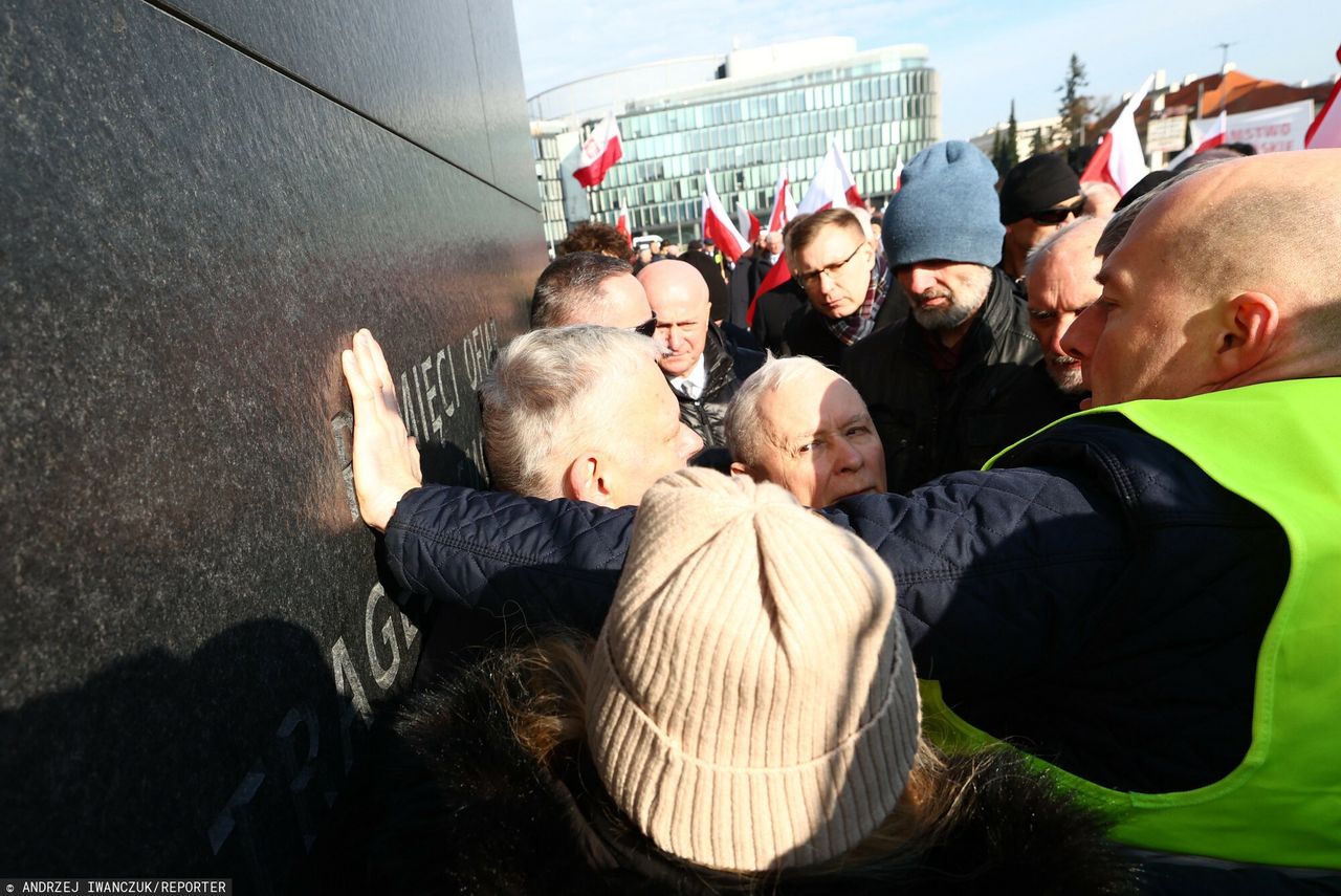 Awantura na miesięcznicy. Suski zabiera głos w ostrych słowach