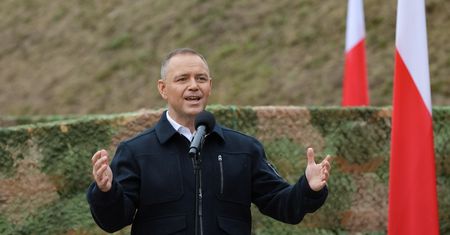 "Musimy podjąć dyskusję". Karol Nawrocki zaczął mówić o dostępie do broni
