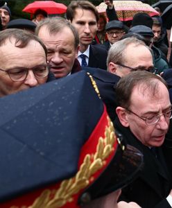 "Posłowi tak nie wypada". Fala komentarzy po uderzeniu Macierewicza