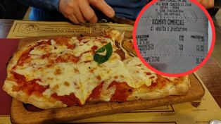 Do pizzerii pod Koloseum ustawiają się kolejki. Po pierwszym kęsie wiedziała, czy było warto czekać