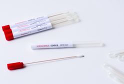 Brytyjczycy i darmowe testy na koronawirusa. Ktoś zwietrzył interes