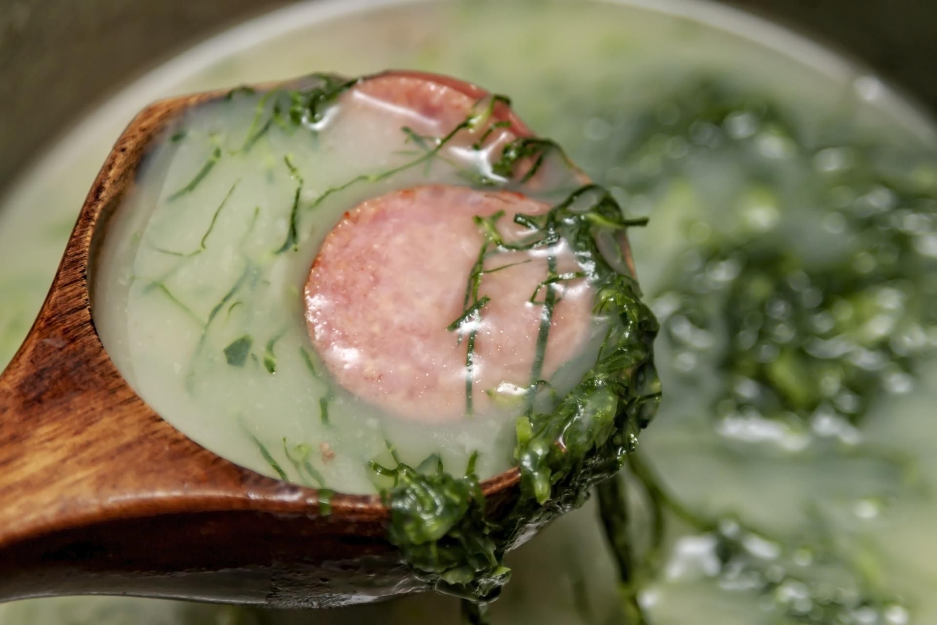 Mięso i zupy instant zawierają dużo soli