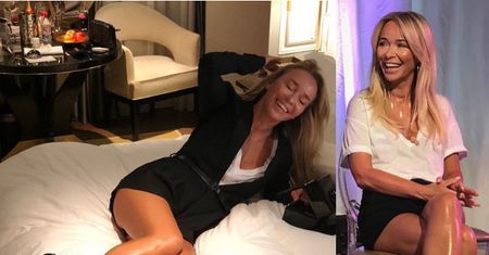 Joanna Przetakiewicz kusi nogami w paryskim łóżku (FOTO)