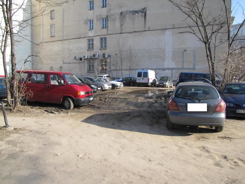 Czy w stolicy brakuje parkingów?