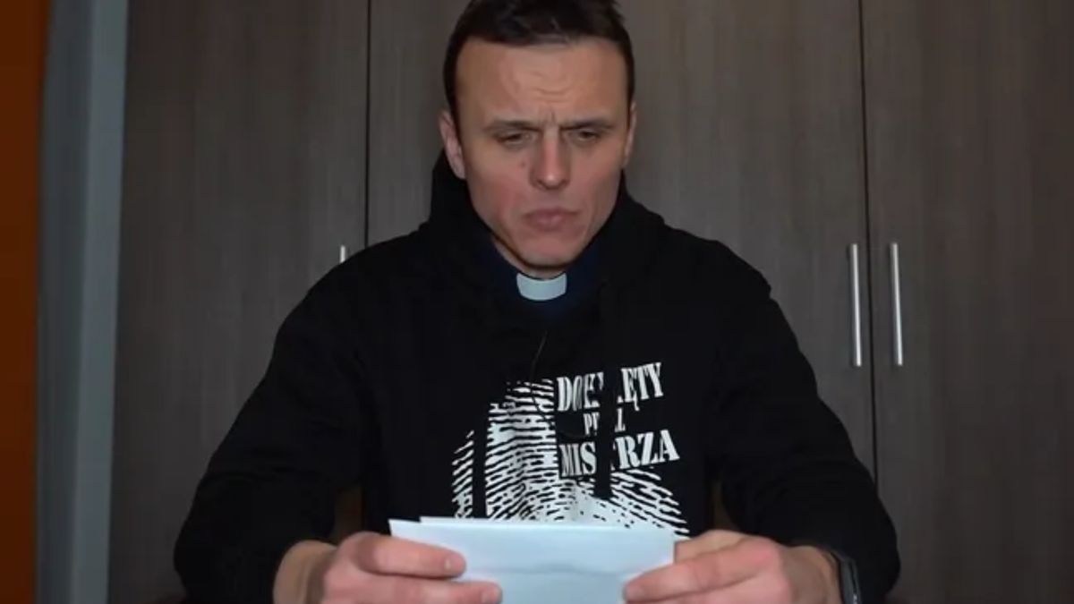 Ksiądz Rafał Główczyński.