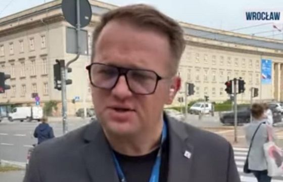Reporter Republiki bez wstępu na sztaby kryzysowe. CMWP SDP krytykuje rząd