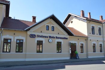 Stalowa Wola: Dworzec w Rozwadowie ma szansę zostać Dworcem Roku 2025