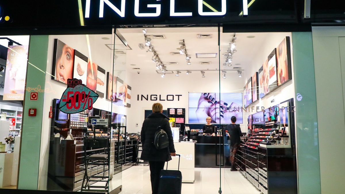 reporter9_baza13.03.2019 Katowice Sklep Inglot w Galerii Katowickiej  fot. Beata Zawrzel/REPORTERBeata Zawrzel/REPORTER
