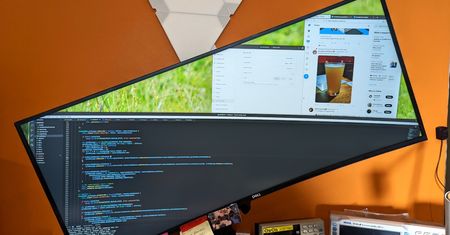 Najlepsze ułożenie monitora? Na pewno nie takie, jak myślisz