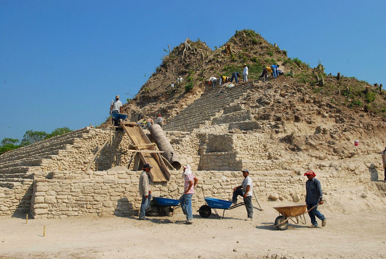 Mexican archaeologists excavate Mayan city in Tabasco.
Dostawca: PAP/EPA.
JAIME AVALOS