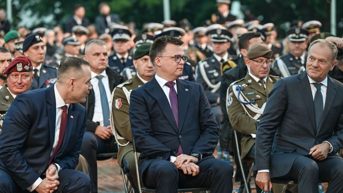 GDANSK, POLAND  SEPTEMBER 1:
Polish President Karol Nawrocki (L) interacts with Prime Minister Donald Tusk (R), observed by Szymon Hoownia, Marshal of the Polish Sejm, during a ceremony commemorating the 86th anniversary of the outbreak of World War II on the Westerplatte peninsula in Gdansk, Poland, on September 1, 2025. (Photo by Artur Widak/NurPhoto via Getty Images)