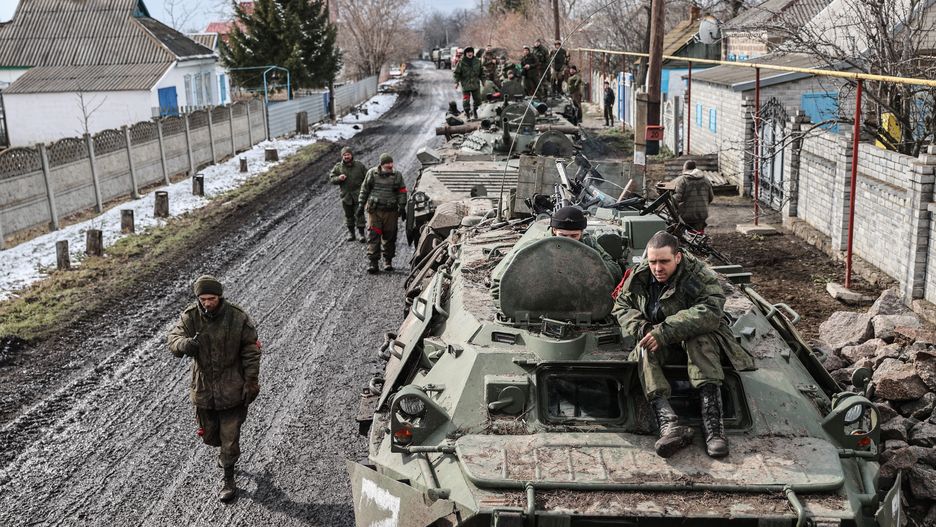 Według ekspertów, rosyjskie wojska przegrupowują się, a wkrótce może pojawić się w Ukrainie "trzeci rzut wojsk lądowych"