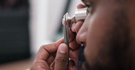 Diamentowy krach 2025: Tradycyjne kopalnie przegrywają z technologią
