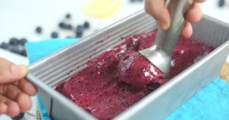 Przepis na domowe lody. Tylko dwa składniki