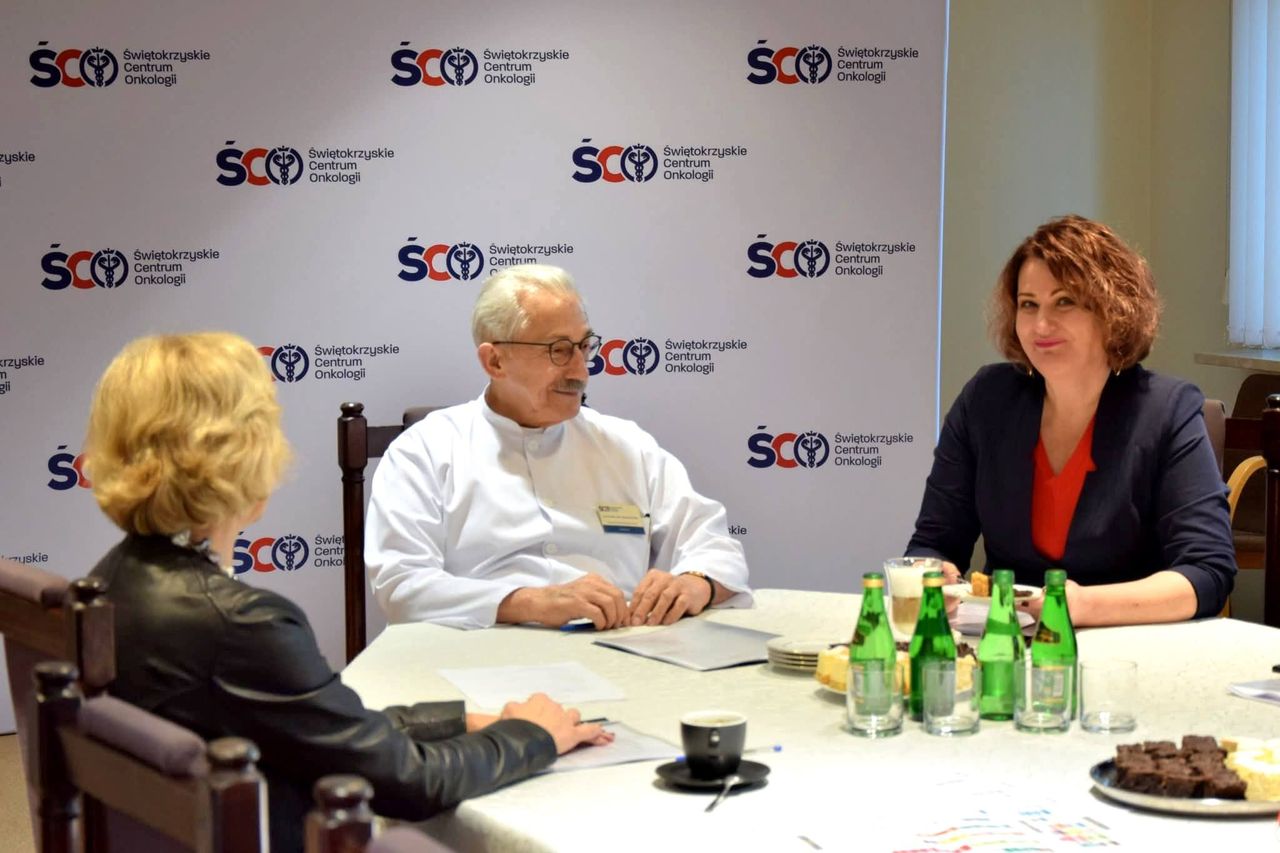 Pierwsze bardzo dobre efekty terapii CAR-T w Świętokrzyskim Centrum Onkologii. W posiedzeniu Rady Społecznej uczestniczyła Magdalena Zieleń