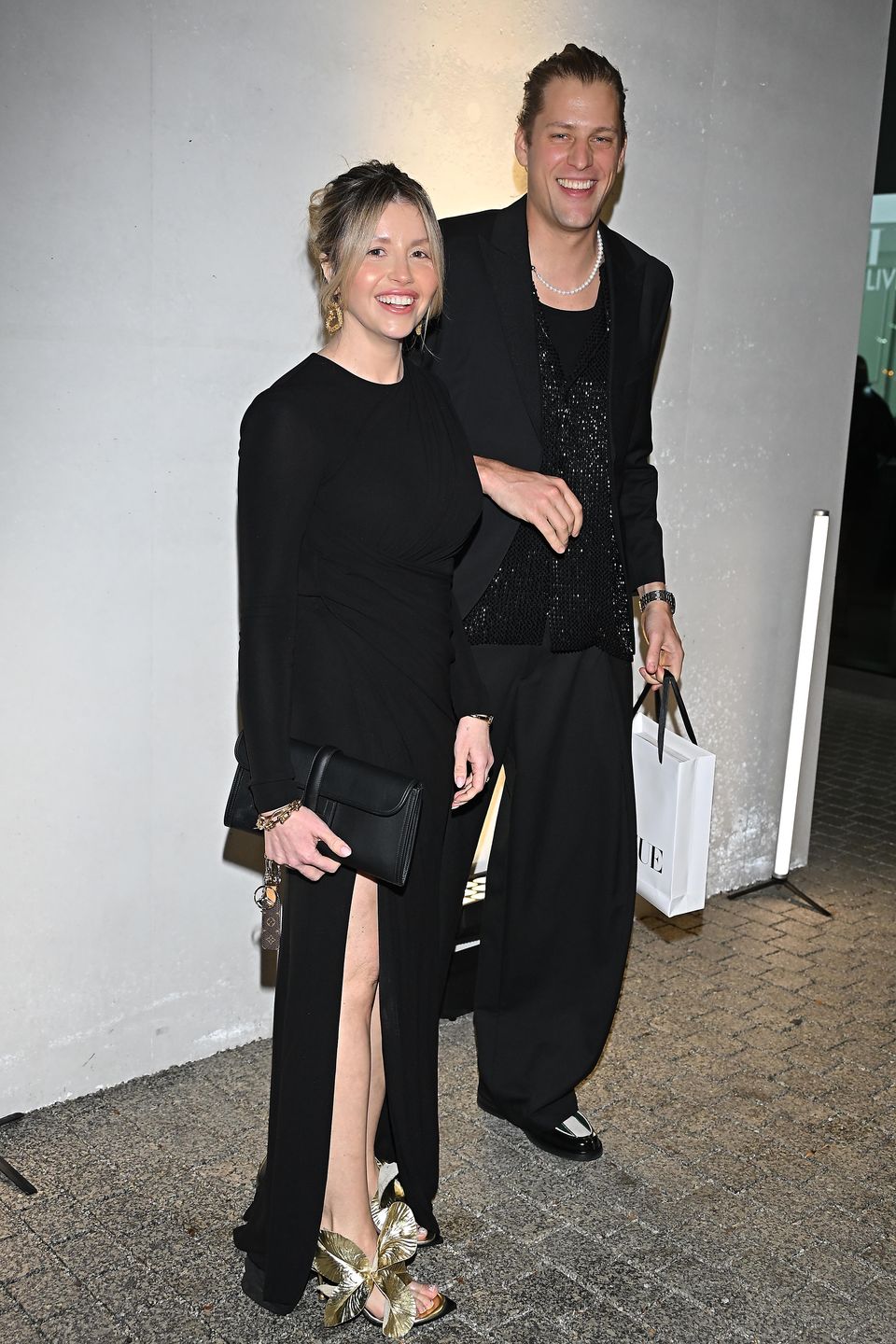 Gwiazdy lansują się na świątecznym spotkaniu magazynu "Vogue"