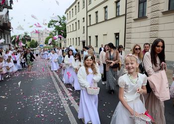 Procesja Bożego Ciała przeszła przez centrum Lublina. Zobacz zdjęcia