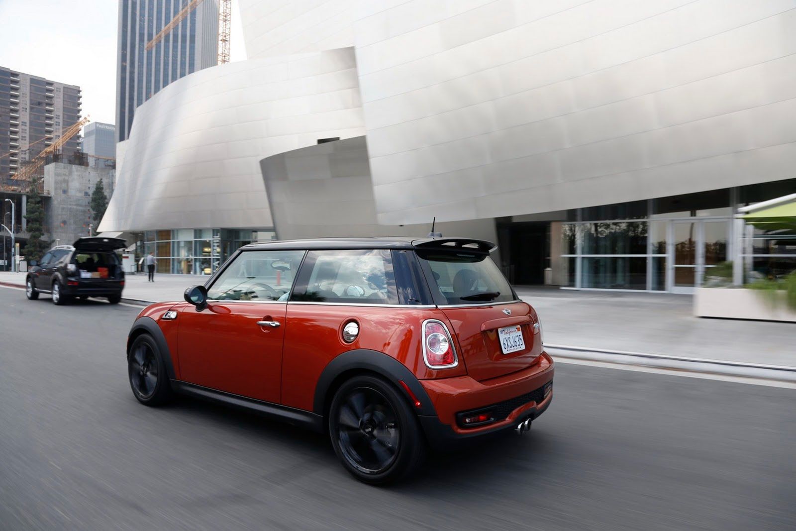 Galeria Mini jako celebracja sprzedaży półmilionowego egzemplarza w USA 85