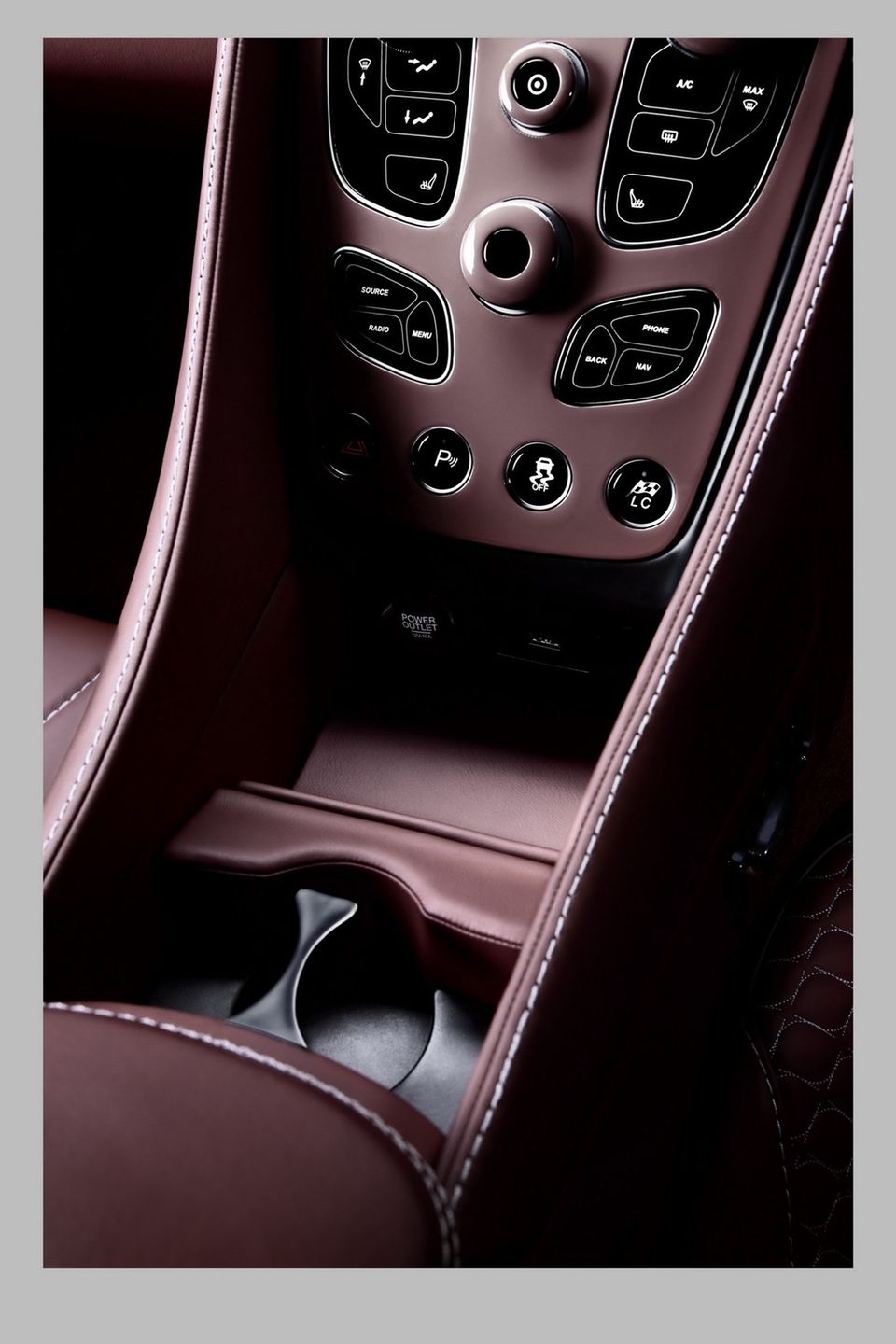 2013 Aston Martin Vanquish - uczta dla oczu [galeria] 53