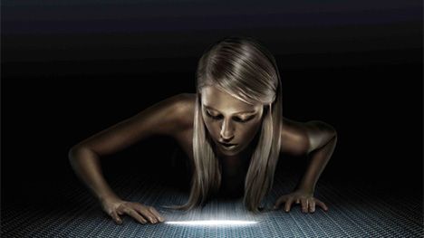 Lśniąca podłoga pod stopami 1