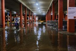 Warszawa. Połamane drzewa, ulice pod wodą i setki piorunów. Ponad 300 interwencji