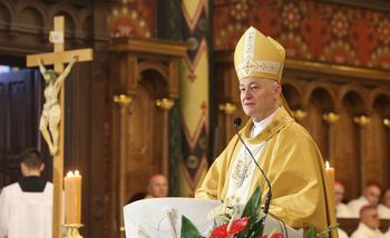 Oto nowi proboszczowie w diecezji sosnowieckiej. Biskup Adam Ważny wręczył dekrety