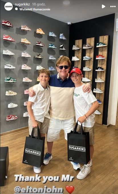 Elton John at the Sugarkikz store