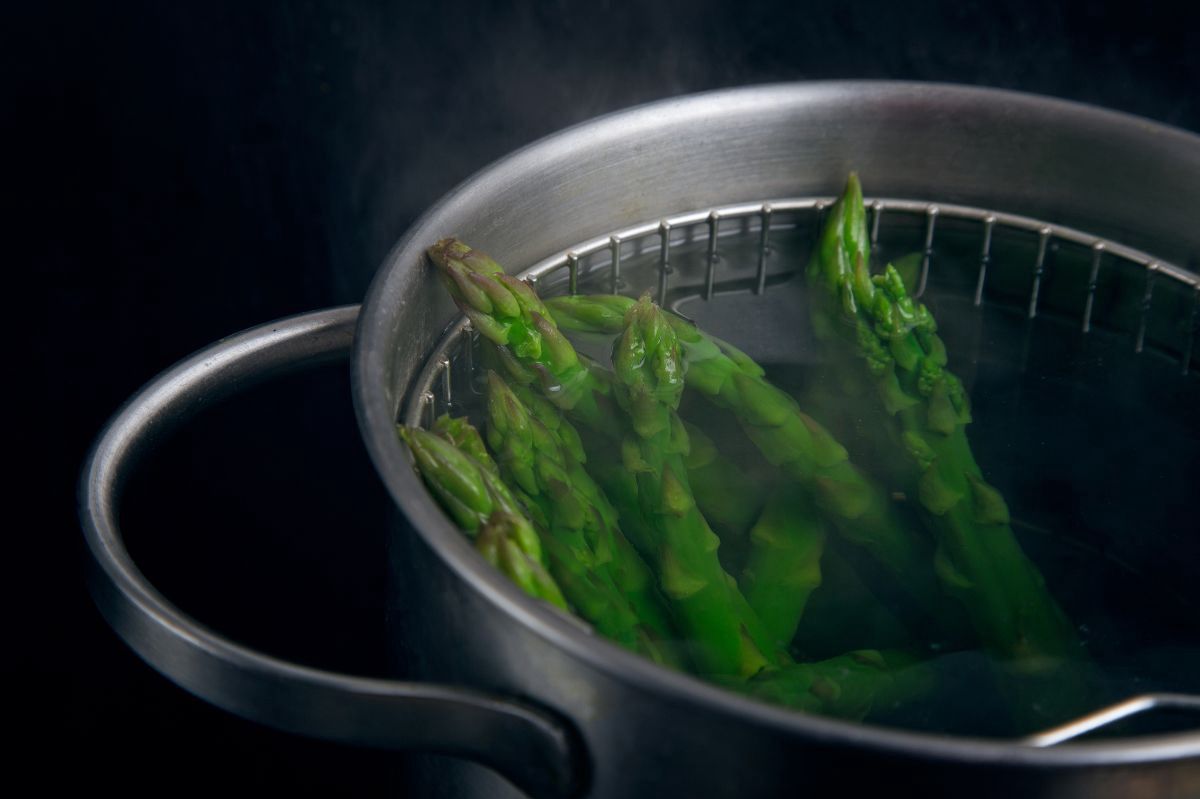 Seasonal delight: mastering the art of cooking perfect asparagus